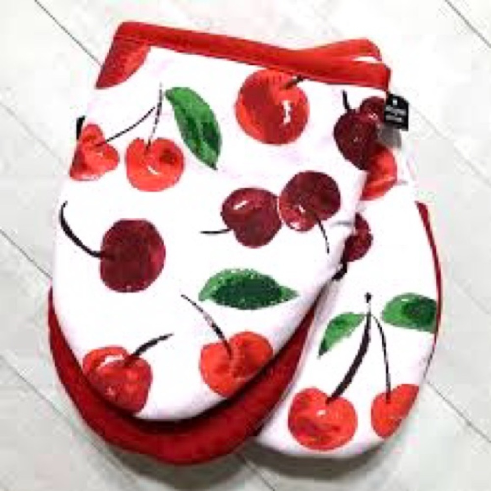 Kate Spade New York Cherry Print Mini Oven Mitt Set of 2 Brand new with tags